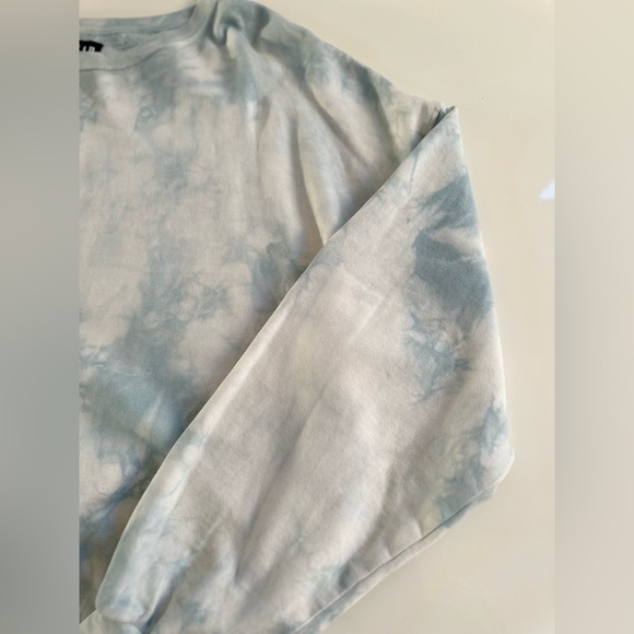 Gap tie dye blue white cloud sweatshirt size small tall - Picture 6 of 9